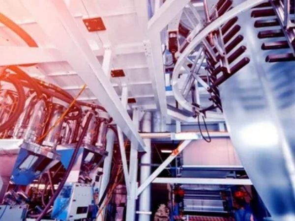 Những yếu tố khiến chi phí sản xuất nhựa tăng cao