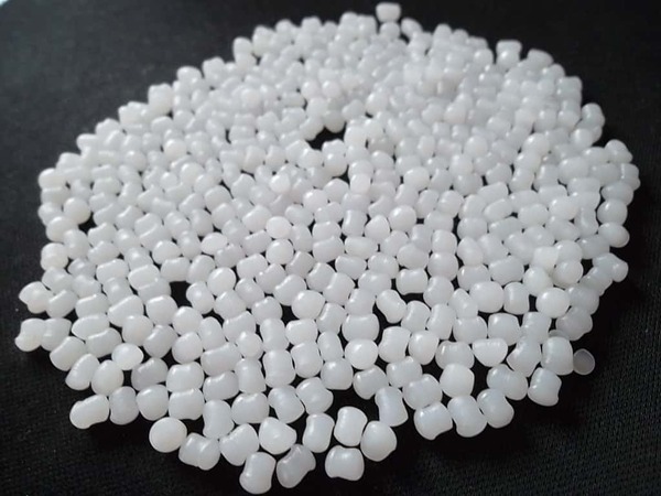 Hạt nhựa nguyên sinh được tạo thành chủ yếu từ các chuỗi polymer