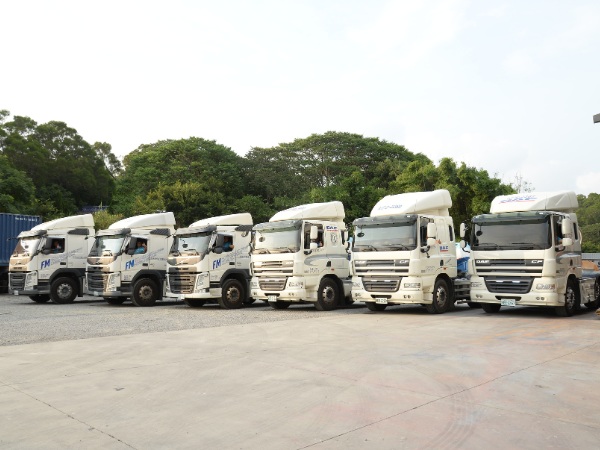 Hệ thống xe giao hàng riêng, cam kết giao đúng tiến độ