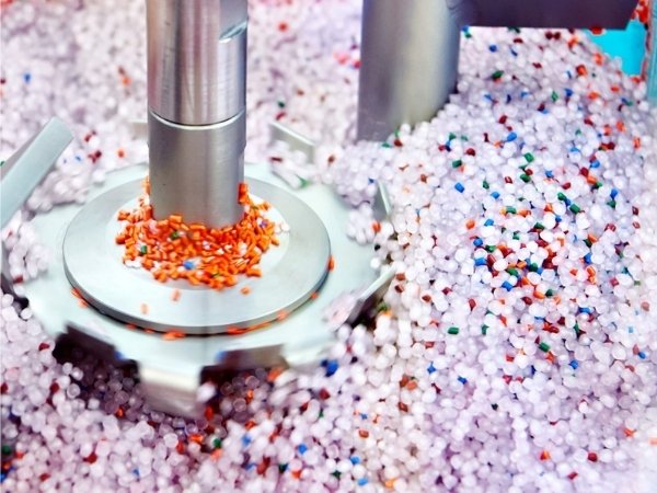 Hạt nhựa màu được ưa chuộng trong hầu hết các dây chuyền sản xuất sản phẩm nhựa