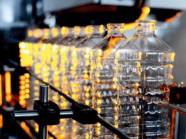 Plastic packaging offers design versatility and excellent visibility