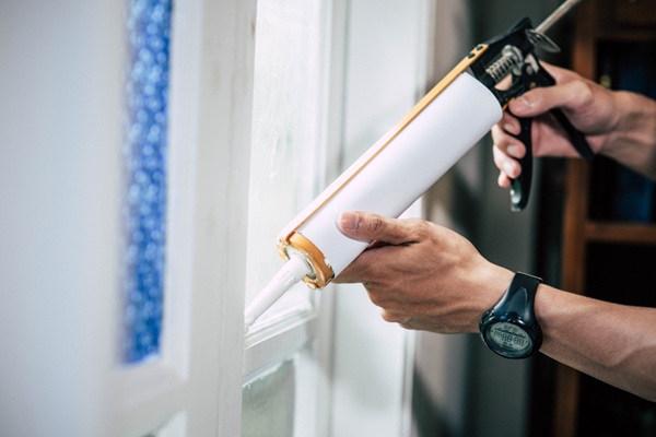 Độ bám dính của keo được hình thành khi lớp keo tiếp xúc với bề mặt vật liệu