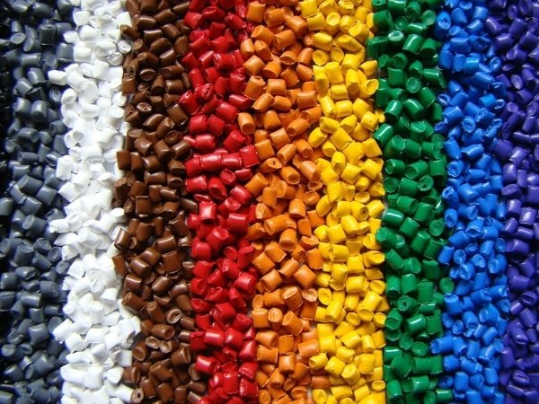 hat-nhua-mau-1 hat-nhua-mau-1